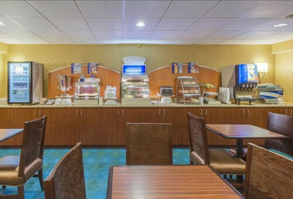 Holiday Inn Express Hunt Valley By Ihg מראה חיצוני תמונה
